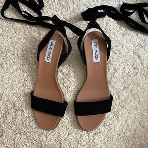 STEVE MADDEN Black Lace-Up Block Heel Sz 8.5